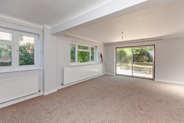 4 bedroom detached house to rent - Photo 1