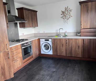 2 bedroom flat to rent - Photo 2