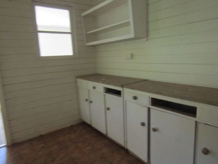 Walk to town! - Photo 5