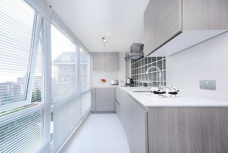 3 bedroom flat to rent - Photo 2