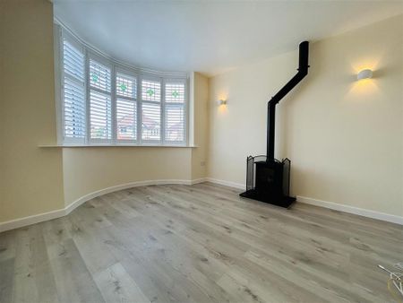 3 bedroom semi-detached house to rent - Photo 5