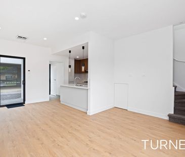 3 Bedroom Townhouse with Solar Panels - Photo 1