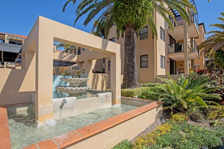 Bella Vista Resort. 2 Bedroom with extra large balcony. - Photo 3