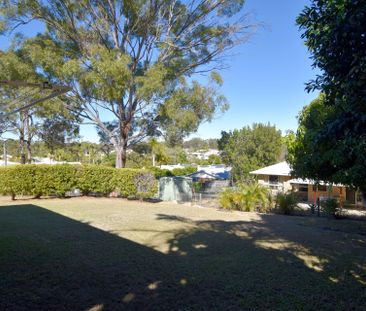 AFFORDABLE HOUSE IN QUIET CUL-DE-SAC IN SOUGHT AFTER SEAVIEW HEIGHTS - Photo 4