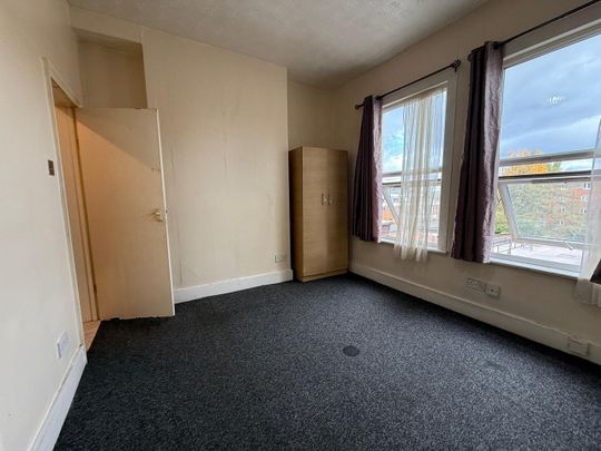 Studio Flat, Heron Mews, IG1 - Photo 1