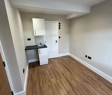 Lakers Rise, Banstead SM7, London - Photo 4