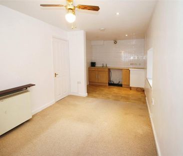 2 bedroom end of terrace house to rent - Photo 4