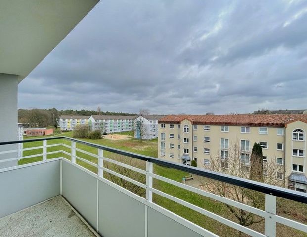 Geräumige 2,5-Zi.-Wohnung mit Balkon! - Foto 1