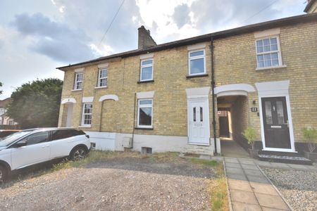 3 bedroom mid terraced house to rent, - Photo 3