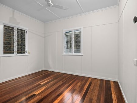 8 Vernon St, Ipswich QLD 4305 - House For Rent | Domain - Photo 2