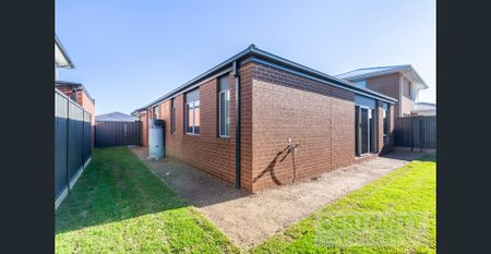 Co-Living Opportunity: Furnished Bedroom at 30 Harlem Way, Berwick - Photo 4