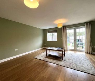 Highworth Road, Shrivenham, Swindon, Oxfordshire, SN6 - Photo 3