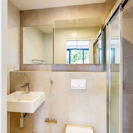 Furnished Studio Apartment in Convenient Location - Bills Included - Photo 3