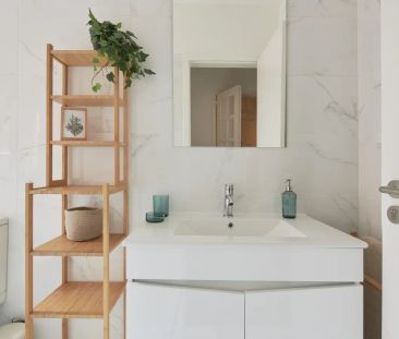 Room in a shared 7-bedroom apartment for rent in Lisbon - Photo 6