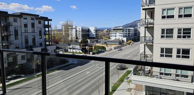 2bed 2bath Corner Unit; Lodges – Available June 1st – 1-317 - Photo 1