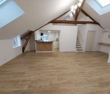 Location Appartement 3 pièces 71m² FLEURY LES AUBRAIS 45400 - Photo 2