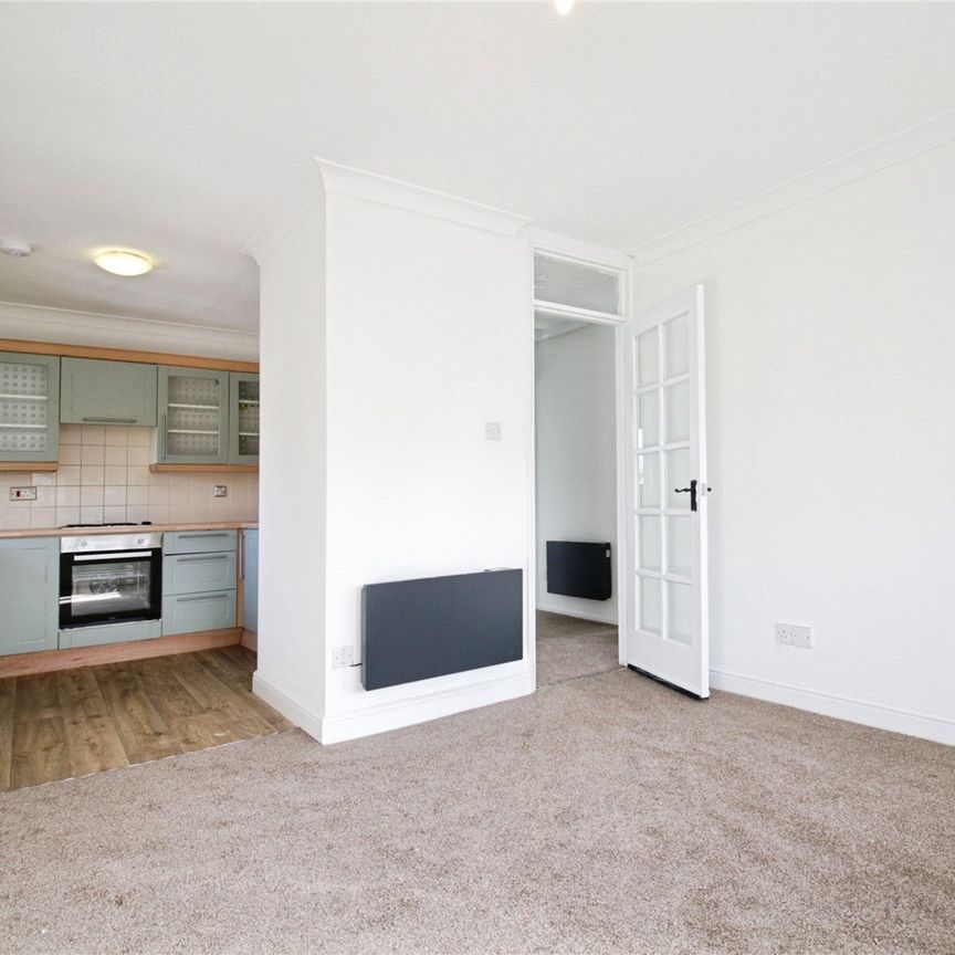 2 bedroom maisonette to rent - Photo 1