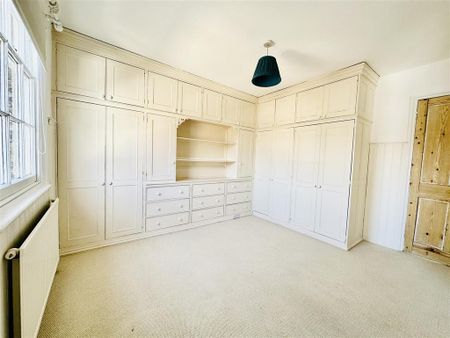 4 bedroom semi-detached house to rent - Photo 2