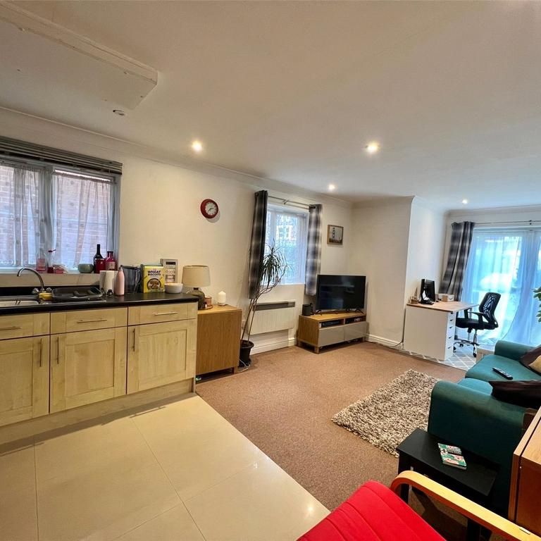 1 bedroom flat to rent - Photo 1