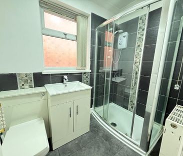 2 bedroom semi-detached house to rent - Photo 6