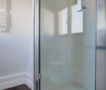 1770 - Location Appartement - 2 pièces - 47 m² - Paris (75) - rue V... - Photo 4