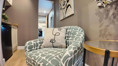 1 bedroom in a house share to rent - Photo 2