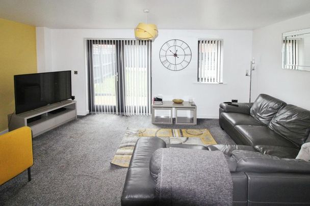 2 bedroom end of terrace house to rent - Photo 1