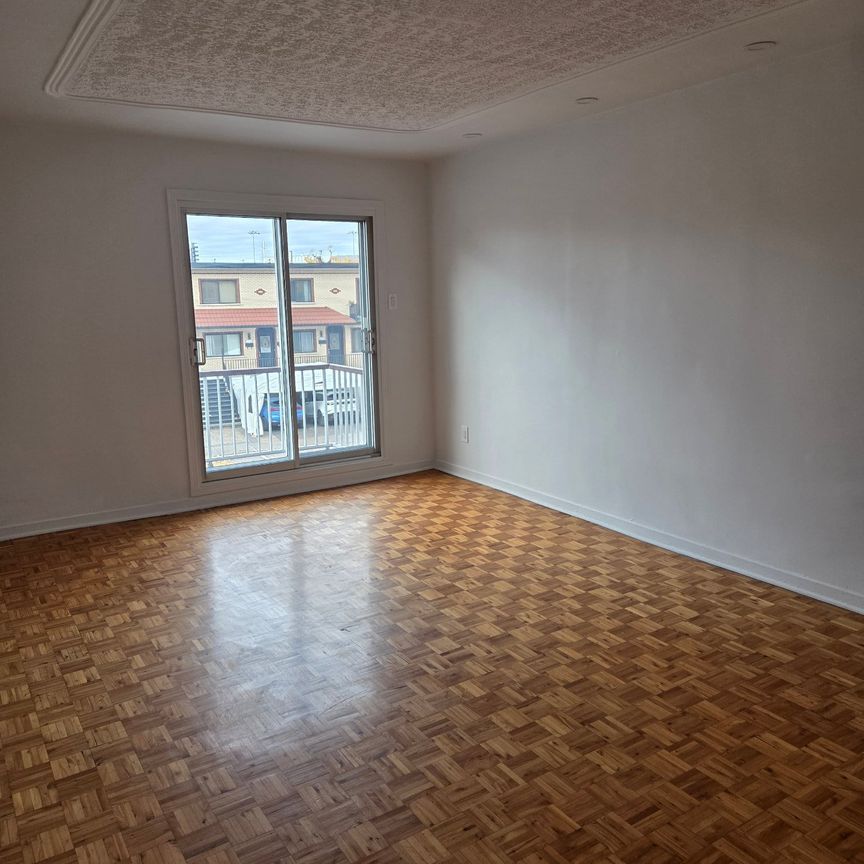 Boul. Provencher, H1S 2V8, Montréal - Photo 1