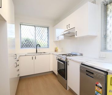 Renovated 2 Bedroom Unit - Photo 4
