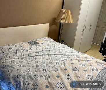 1 bedroom in a house share to rent - Photo 4