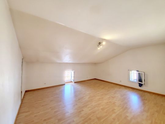 Noves : Appartement T3 avec double séjour, - Photo 1