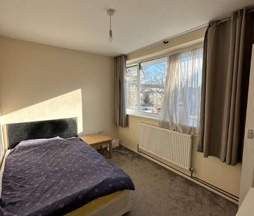 Room, St Fabians Drive, Chelmsford, CM1 - Photo 1