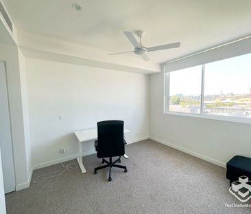 LUXURY 2 BEDROOM APARTMENT IN WEST ENDing - Photo 6