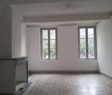 Location Appartement 4 pièces 86m² NIMES 30000 - Photo 1
