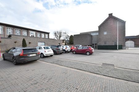 Knap gelijkvloersappartement met ruim terras en carport - Photo 4