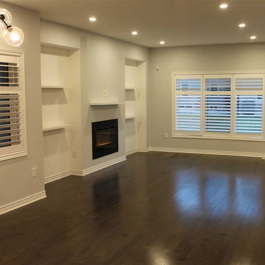 For Lease - 27 Foxberry Road, East Gwillimbury, Ontario - Photo 1