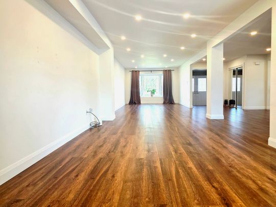 For Lease - 366 Waratah Avenue, Newmarket, Ontario - Photo 1