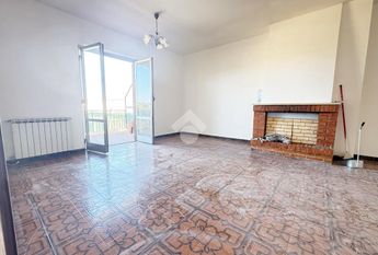 5 locali in affitto