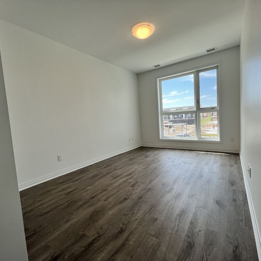 For Lease - 95 Dundas Street Unit# 204, Oakville, Ontario - Photo 1