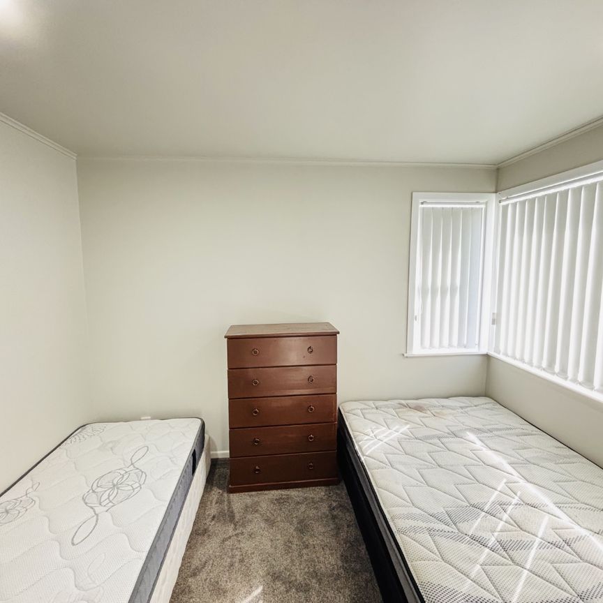 MANUREWA, 3 BEDROOMS - Photo 1
