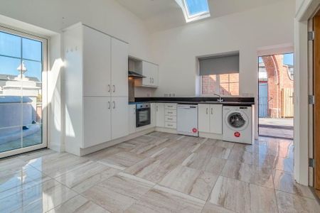 The Gate House, 118C Princetown Road, Bangor, BT20 3TG - Photo 2