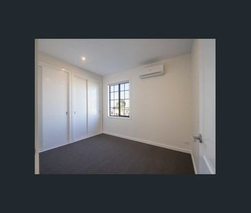 Stylish and Spacious Living in a Sought-After Cheltenham Pocket - Photo 3