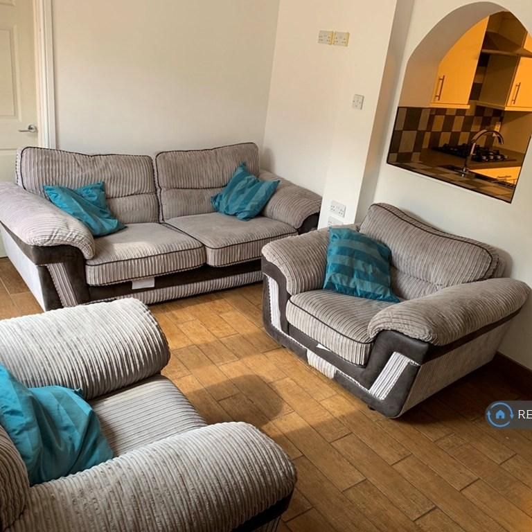 5 bedroom terraced house to rent - Photo 1