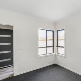 Neat 2 Bedroom unit - Photo 1