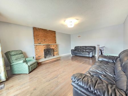 For Lease - 17 St Emilion Way, Toronto, Ontario - Photo 3