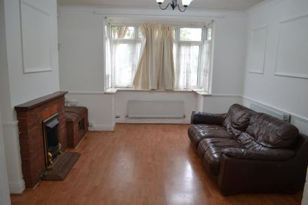 3 bedroom end of terrace house to rent - Photo 5