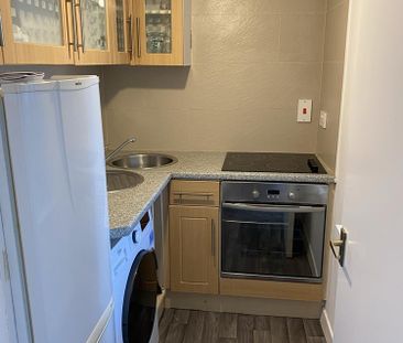 1 bedroom flat to rent - Photo 6