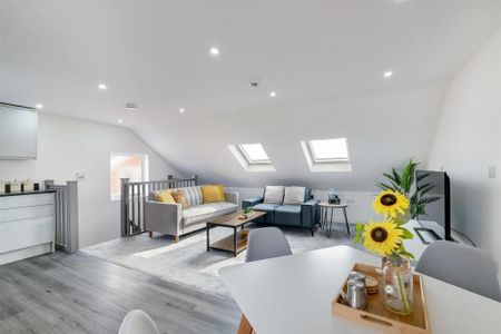 3 bedroom maisonette to rent - Photo 2