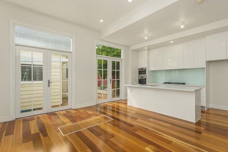 Picture Perfect - Photo 5