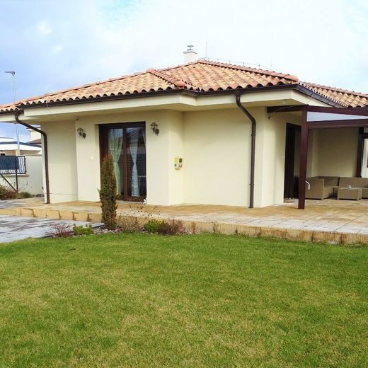 IMPREAL »»» Podunajské Biskupice »» NOVÝ, priestranný 4-izb. rodinný dom s terasou » novostavba » cena 1.700,- EUR (ENG/DE text inside) - Fotografia 1